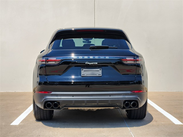 2023 Porsche Cayenne Platinum Edition photo 4