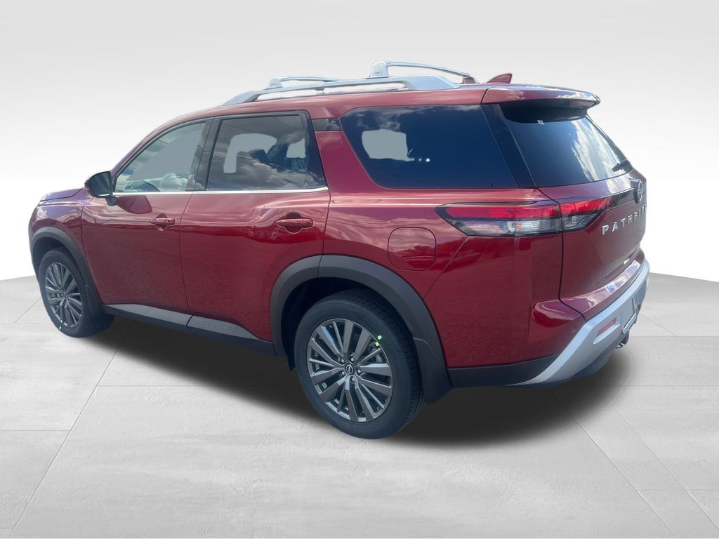 2025 Nissan Pathfinder SL photo 3