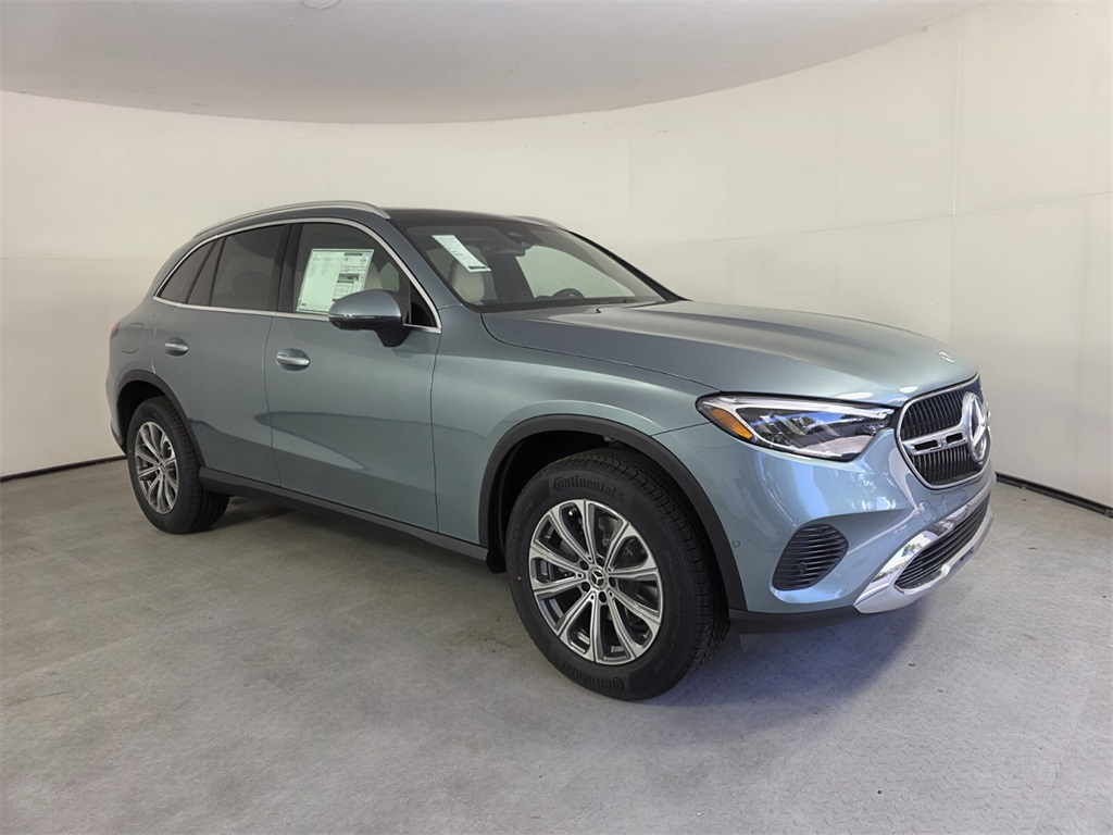 2026 Mercedes-Benz GLC Base's photo