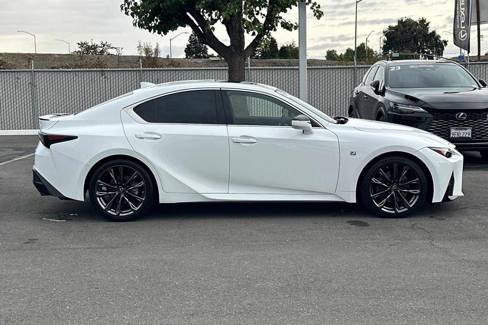 2021 Lexus IS 350 F SPORT photo 3