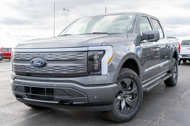 2025 Ford F-150 Lightning Lariat's photo