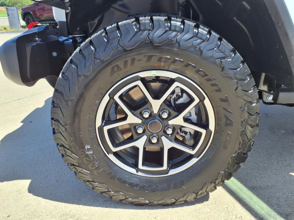 2025 Jeep Wrangler Rubicon photo 9