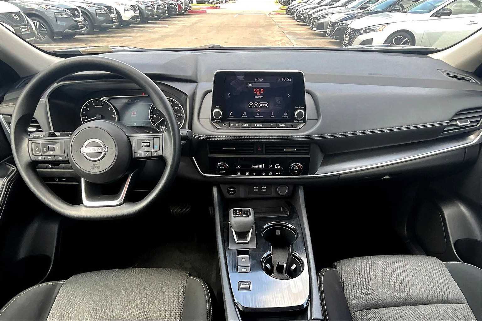 2024 Nissan Rogue SV photo 12