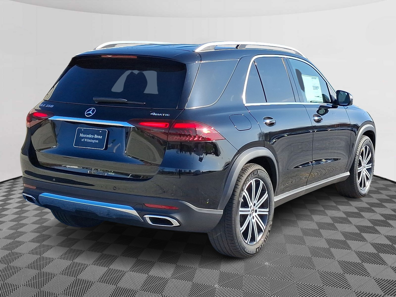 2025 Mercedes Benz GLE 350 4MATIC photo 4