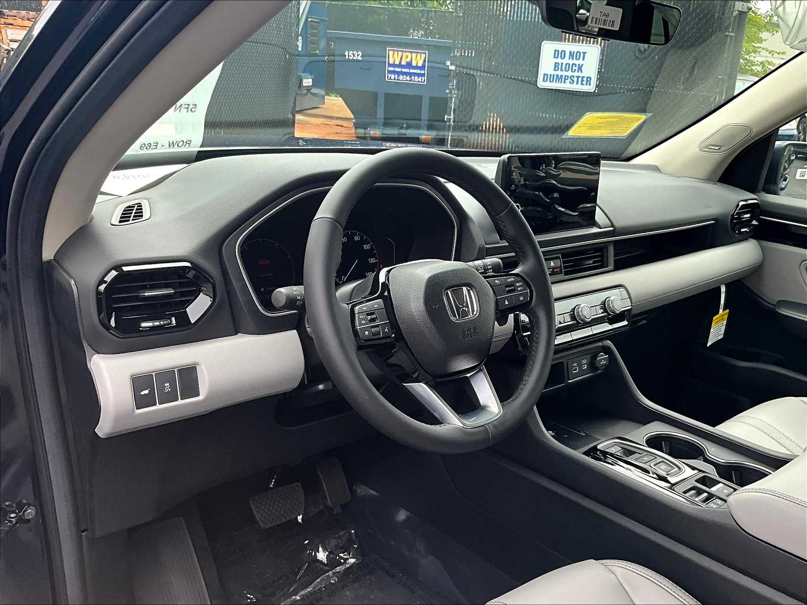 2025 Honda Pilot Touring photo 8