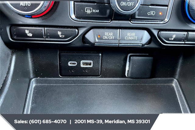 2023 Chevrolet Suburban LT photo 23