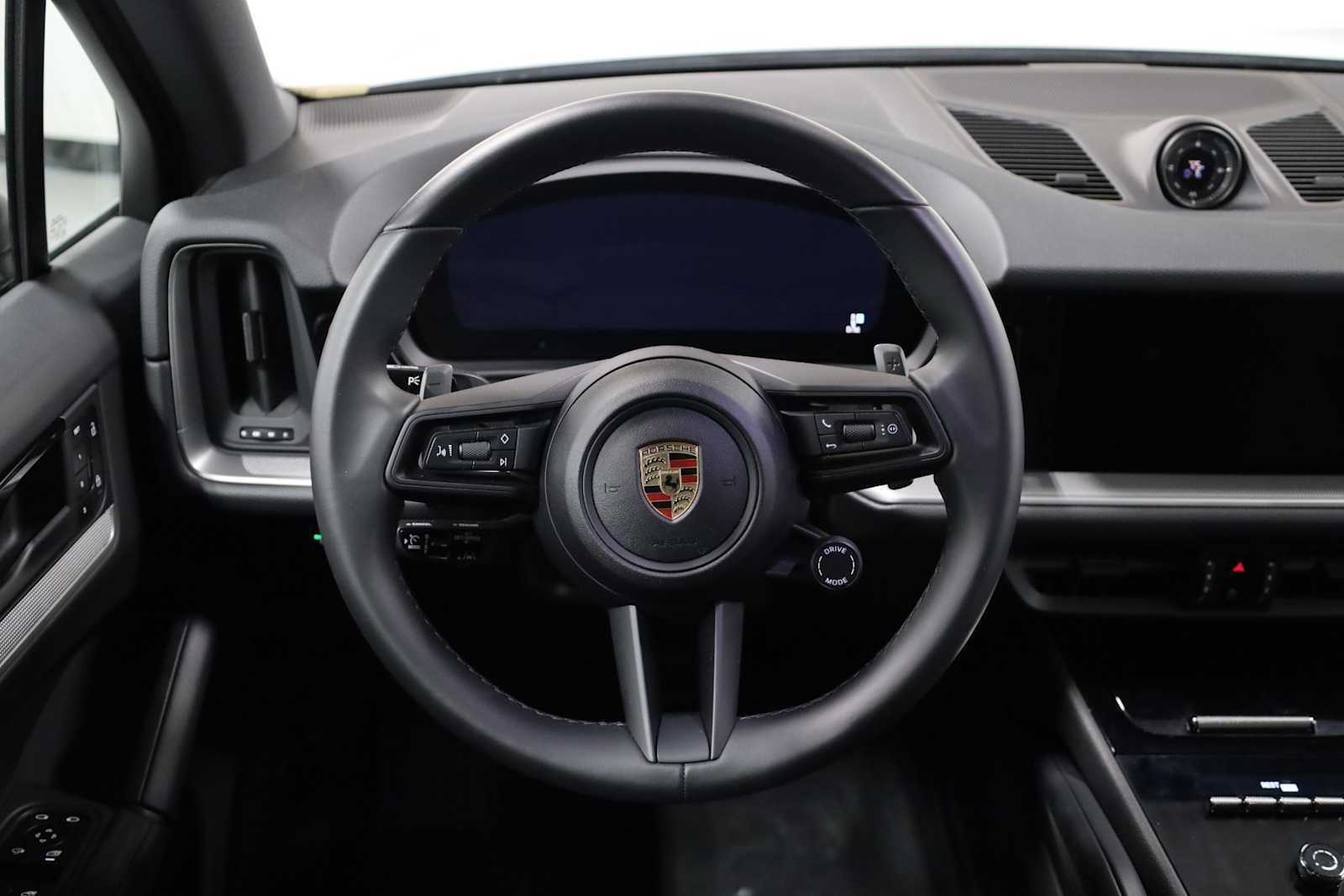 2024 Porsche Cayenne photo 21