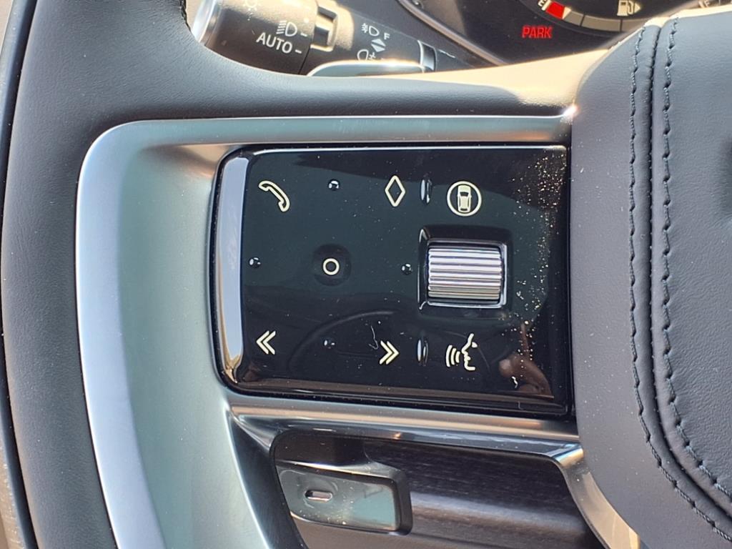 2025 Land Rover Range Rover SE photo 15