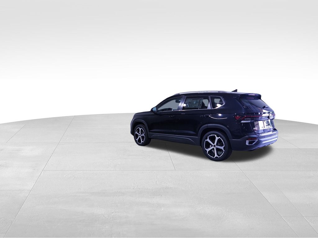 2025 Volkswagen Taos SEL photo 3