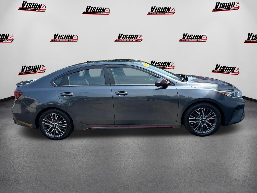 2023 Kia Forte GT-Line photo 4