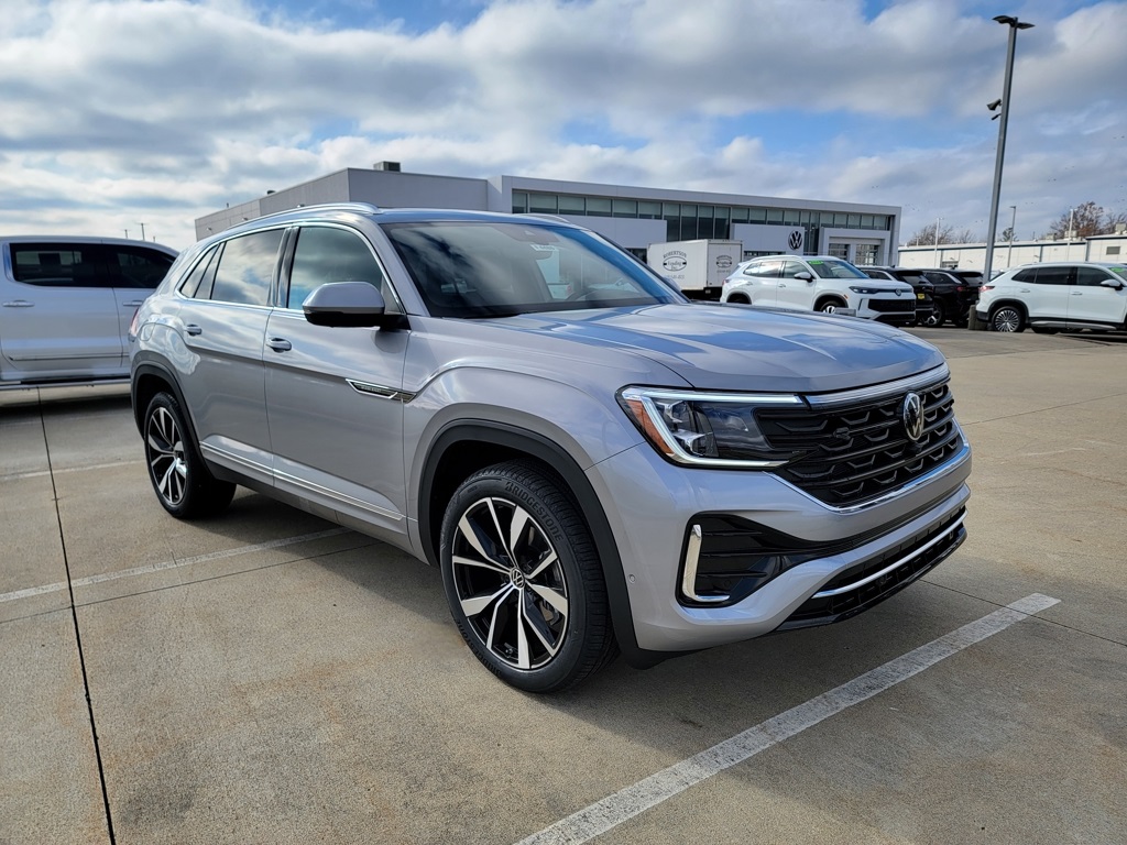 2026 Volkswagen Atlas Cross Sport SEL Premium R-LINE's photo