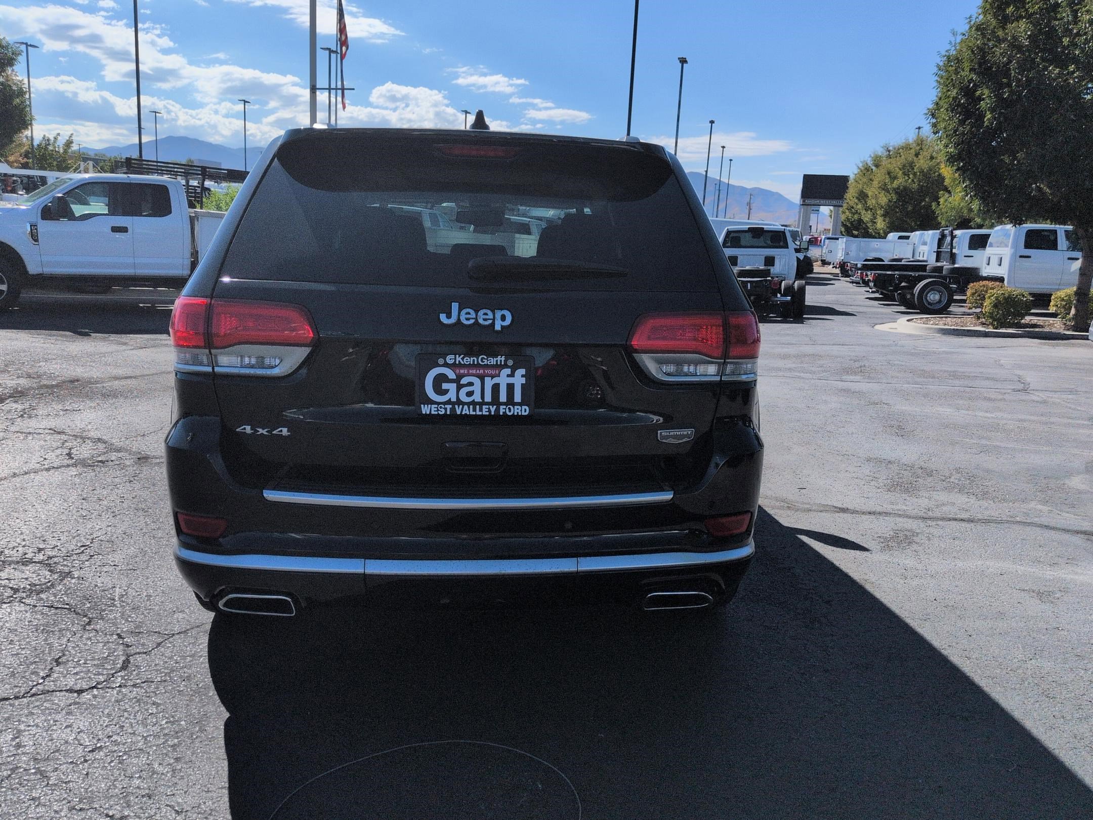 2016 Jeep Grand Cherokee Summit photo 4