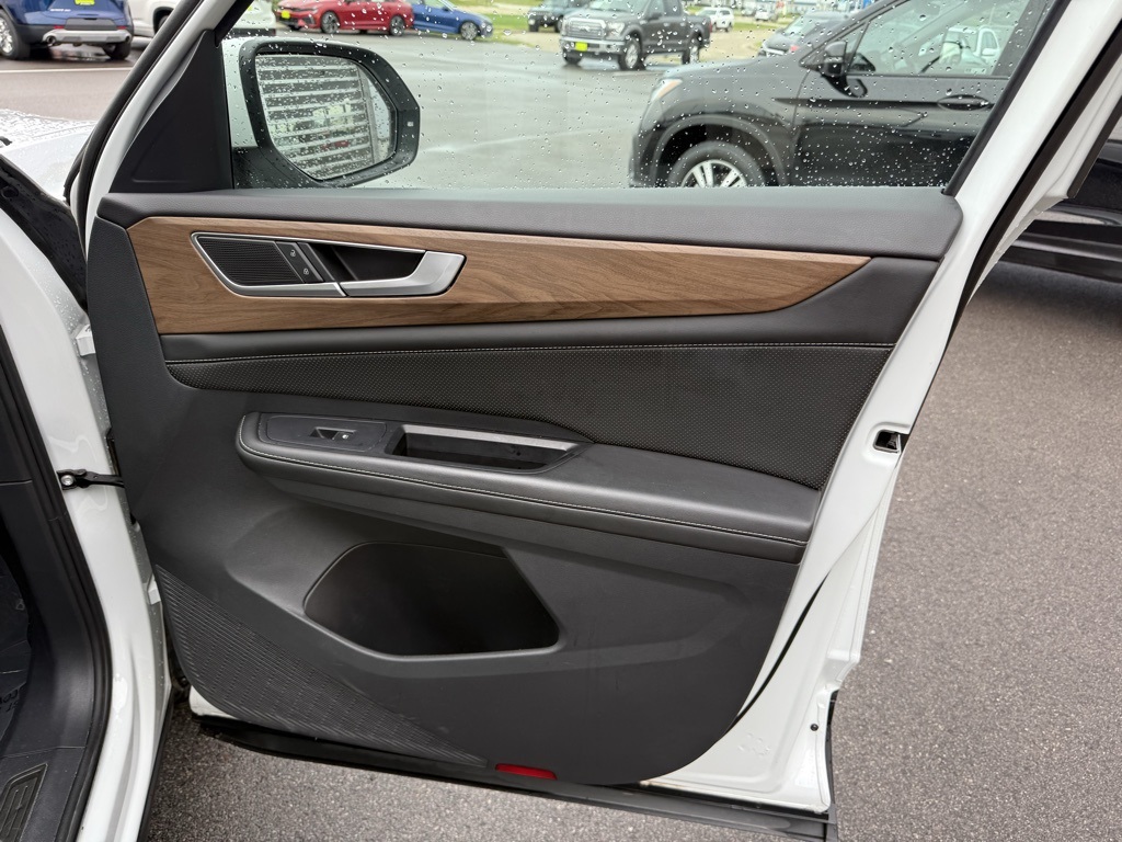2024 Volkswagen Atlas SE Technology photo 17