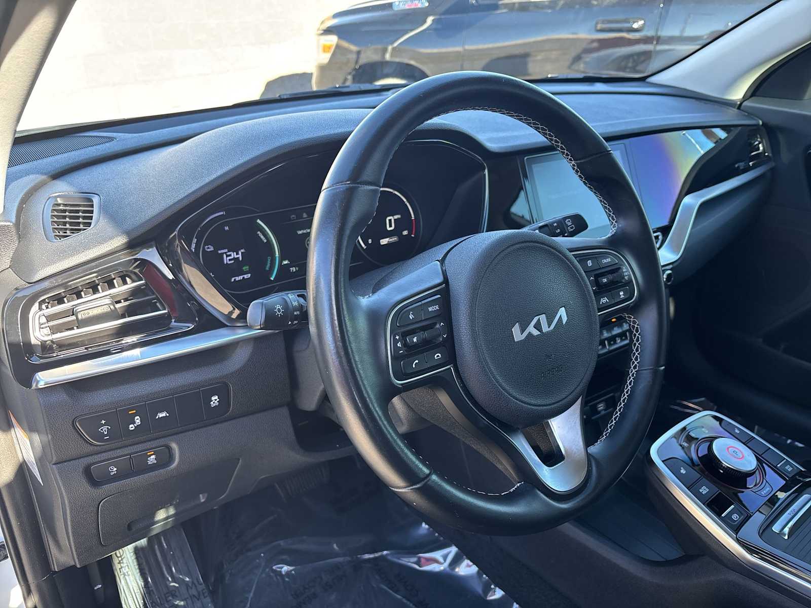 2022 Kia Niro EV S photo 2