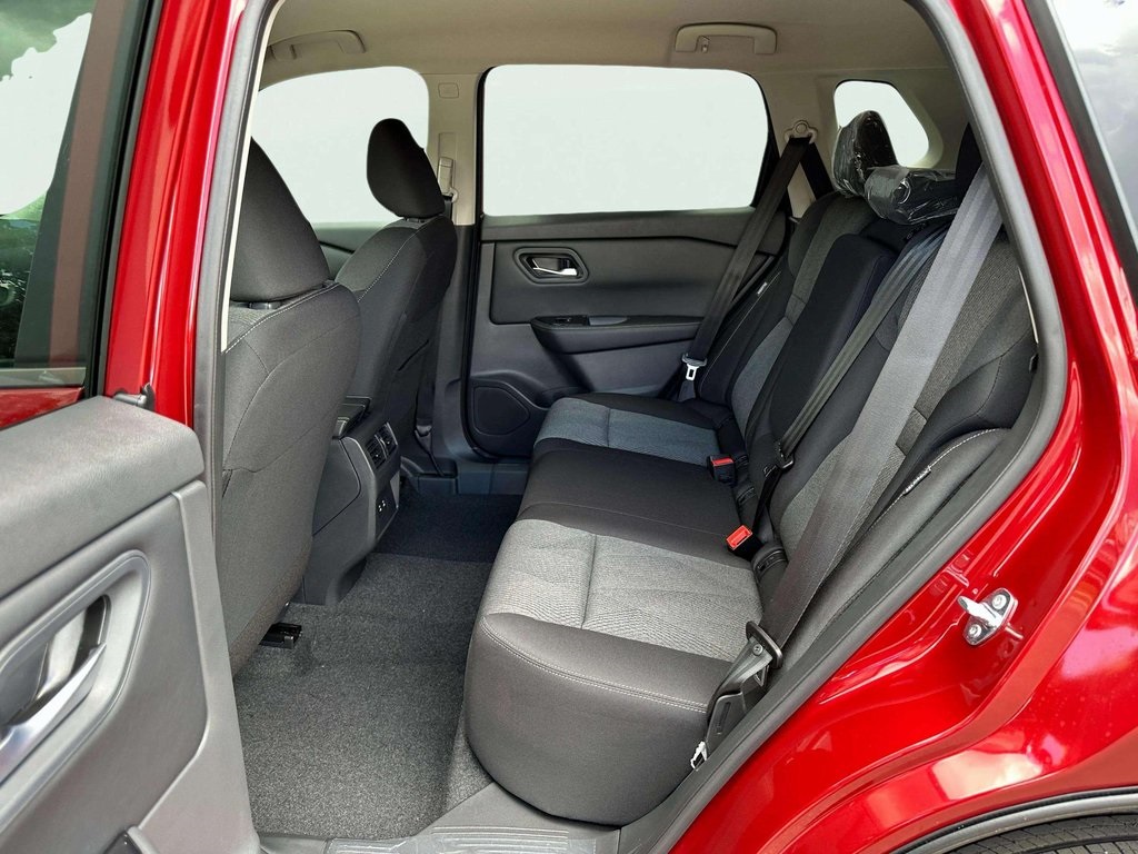 2026 Nissan Rogue SV photo 14