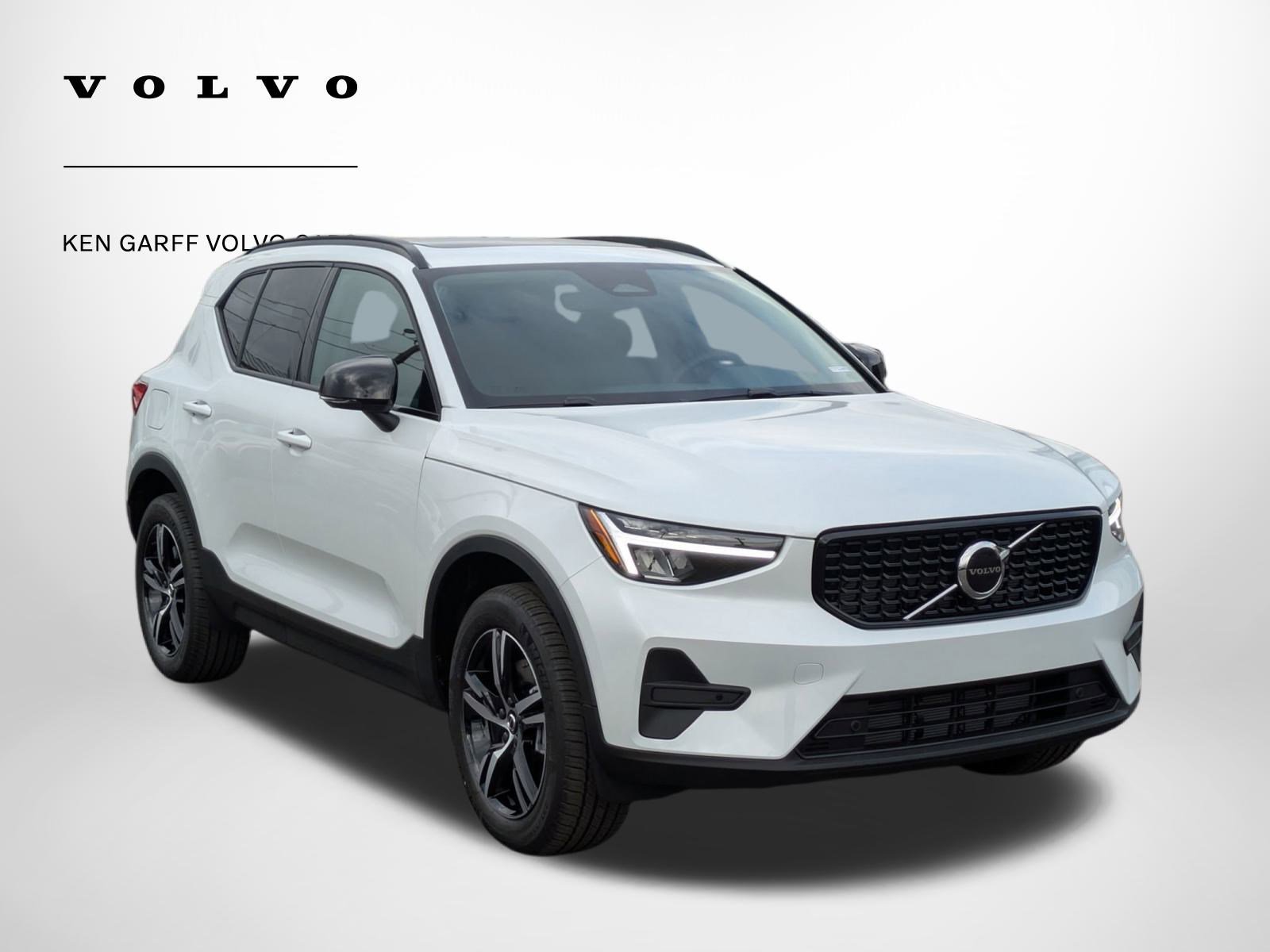 2026 Volvo XC40 Core's photo