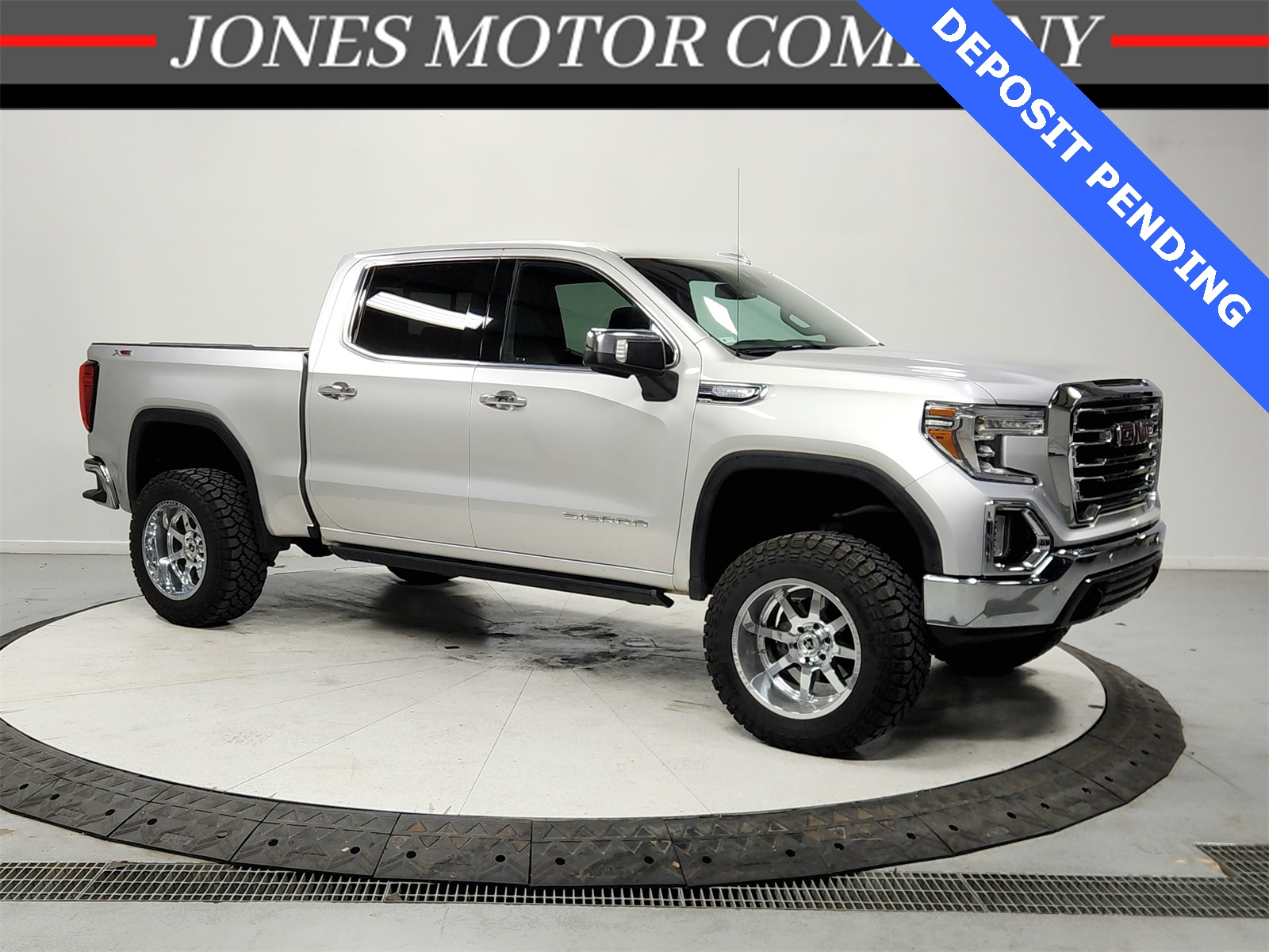 2019 GMC Sierra 1500 SLT's photo