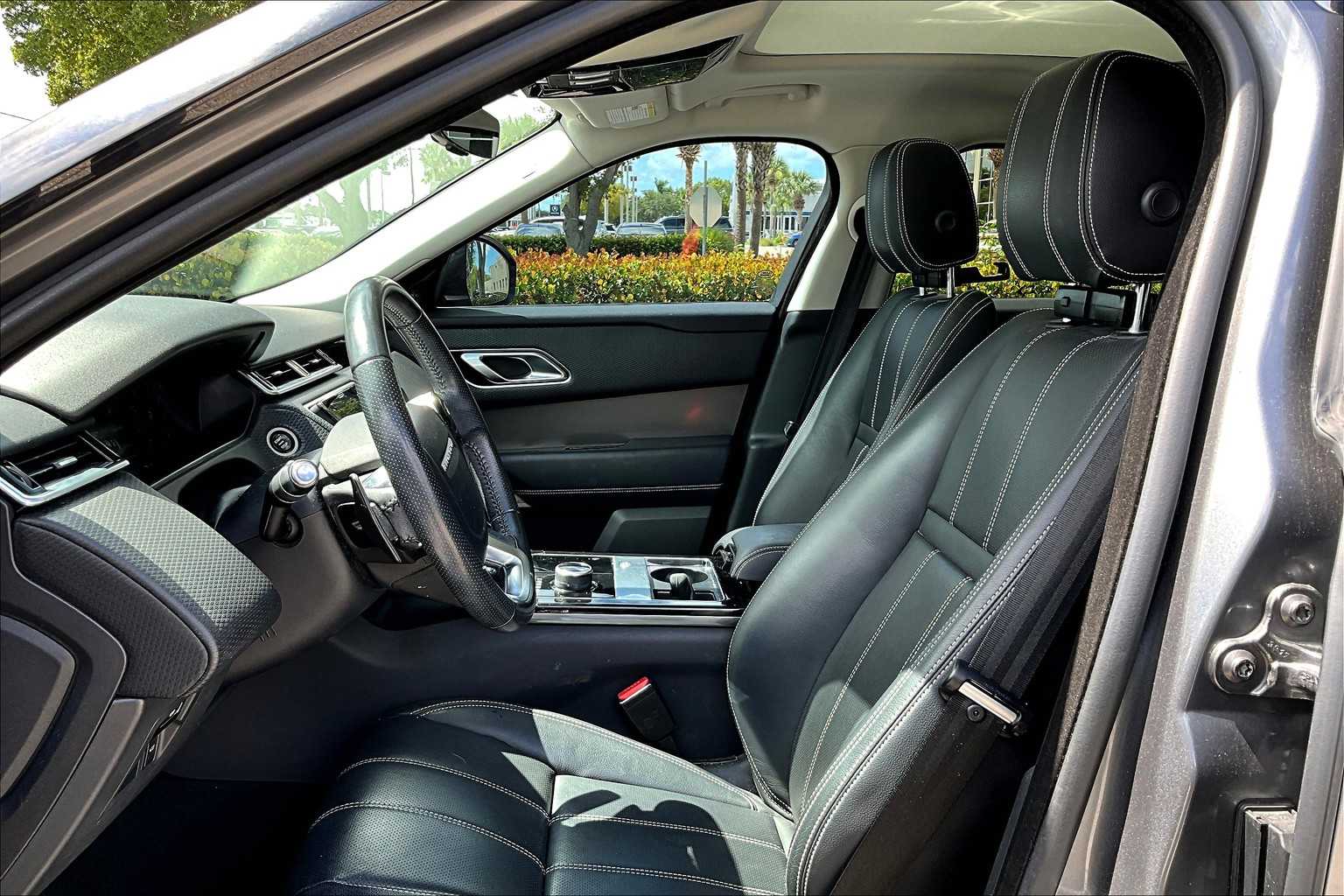 2018 Land Rover Range Rover Velar S photo 4