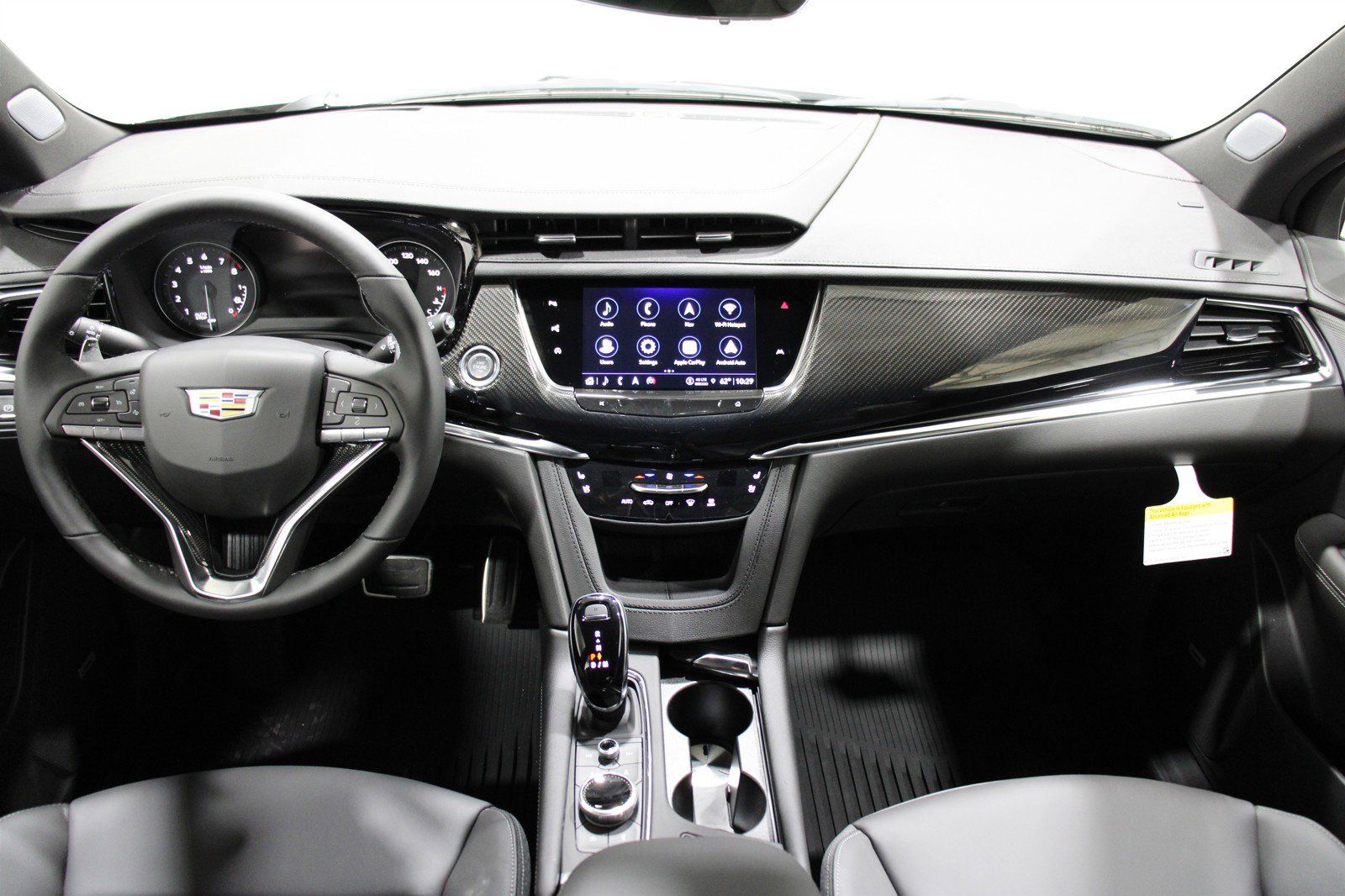 2025 Cadillac XT6 Sport photo 2