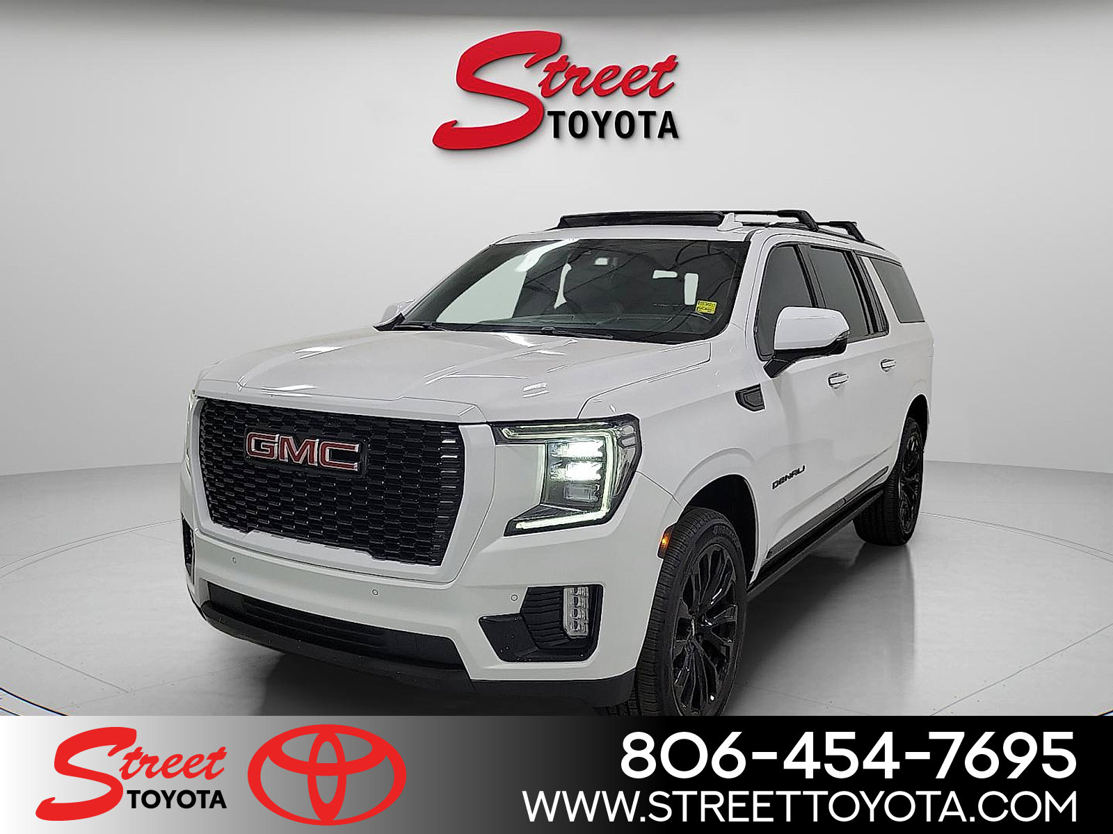 2022 GMC Yukon XL Denali's photo