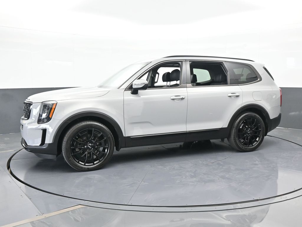 2022 Kia Telluride EX photo 2