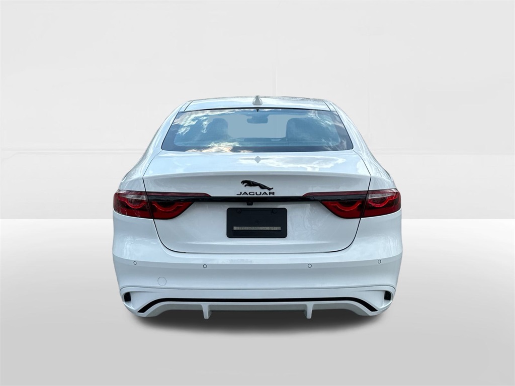 2024 Jaguar XF P300 R-Dynamic SE photo 3