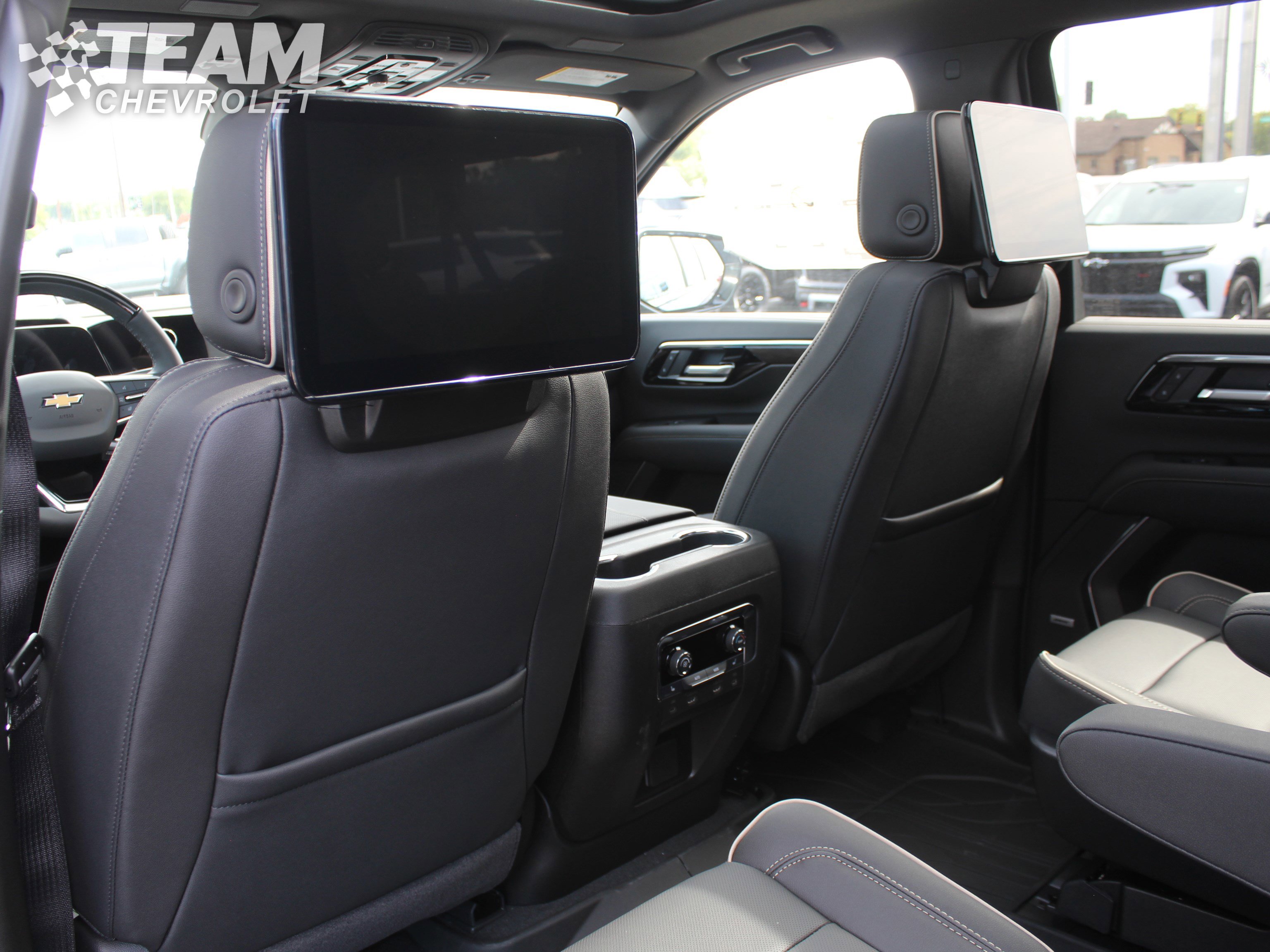 2026 Chevrolet Suburban Premier photo 18