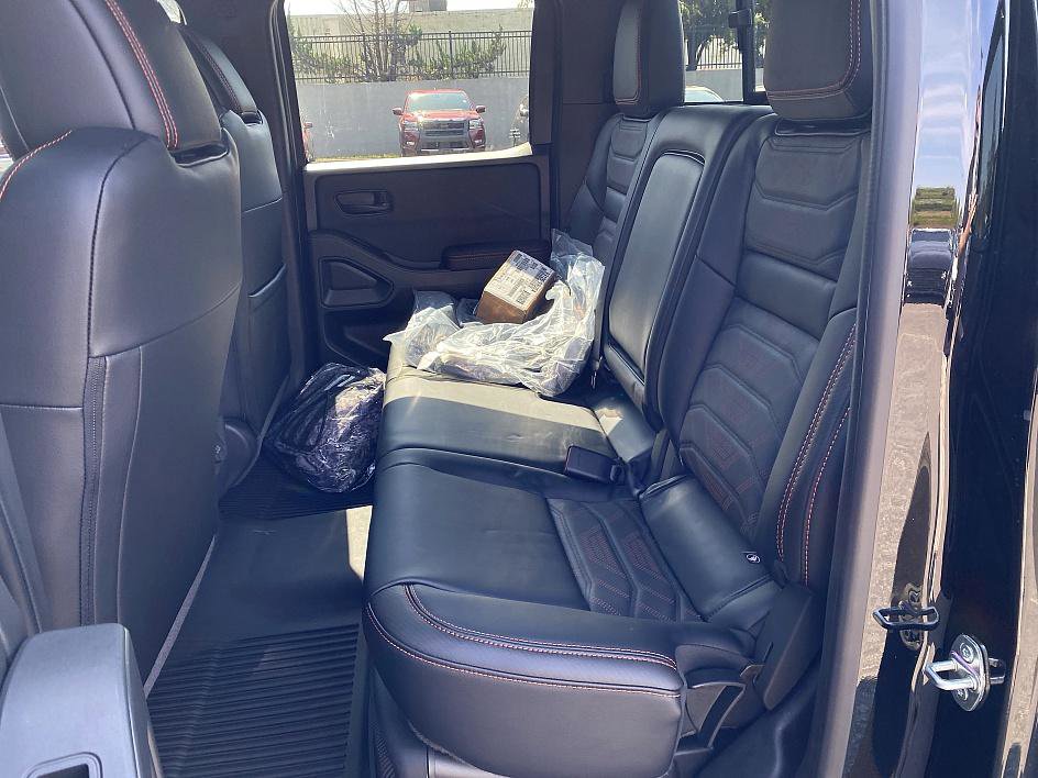 2026 Nissan Frontier Crew Cab PRO-4X photo 16