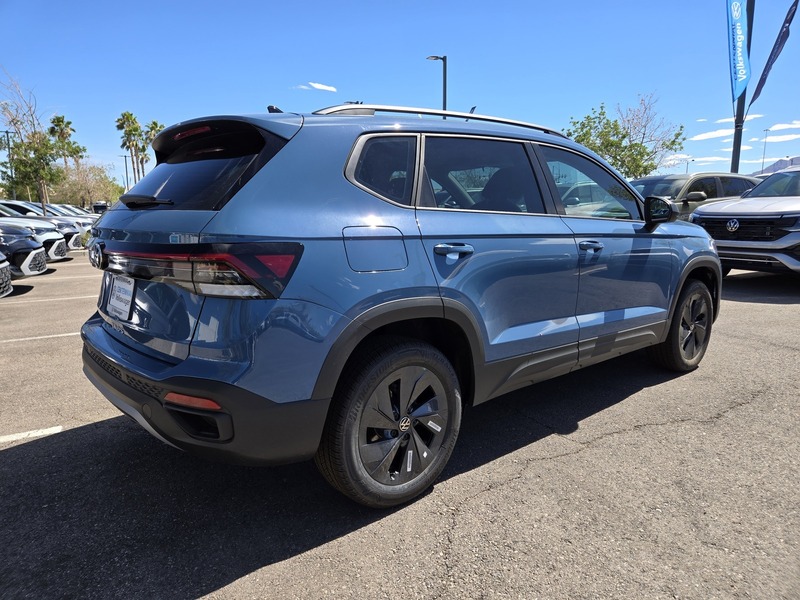 2025 Volkswagen Taos S photo 4