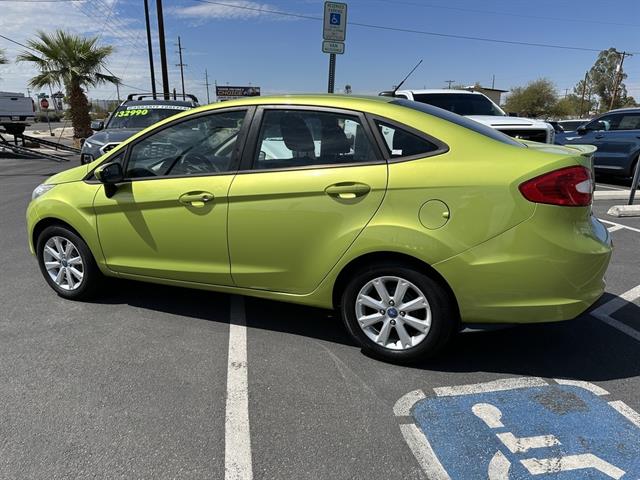 2011 Ford Fiesta SE photo 3