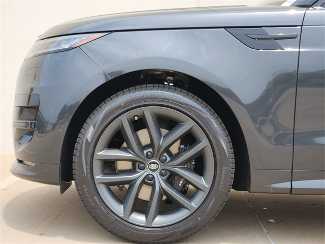 2025 Land Rover Range Rover Sport SE photo 9