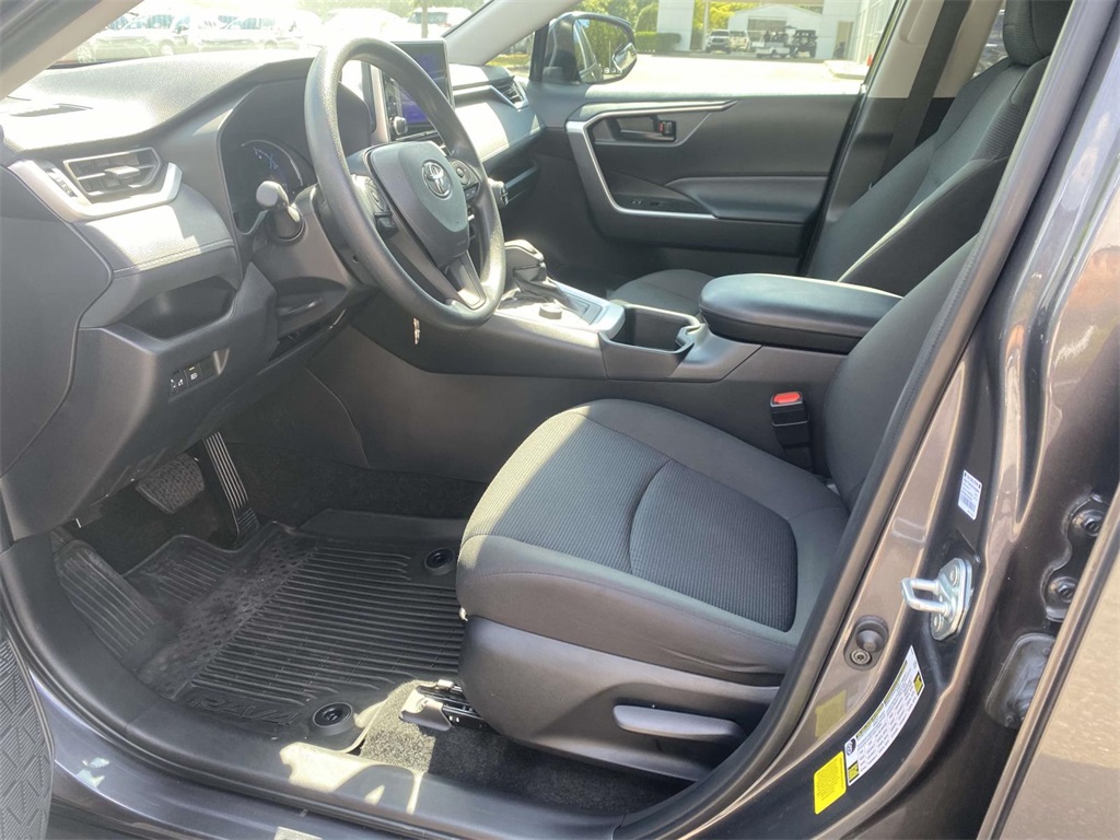 2024 Toyota RAV4 Hybrid LE photo 10