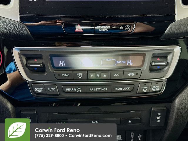 2017 Honda Pilot Touring photo 15