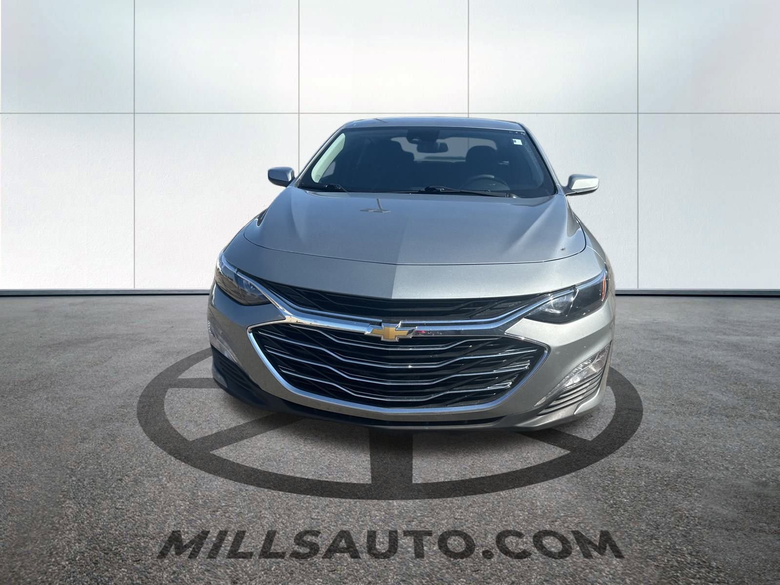 2023 Chevrolet Malibu 1LT photo 2