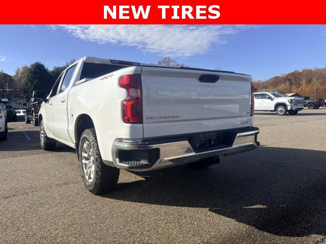 2022 Chevrolet Silverado 1500 LT photo 3