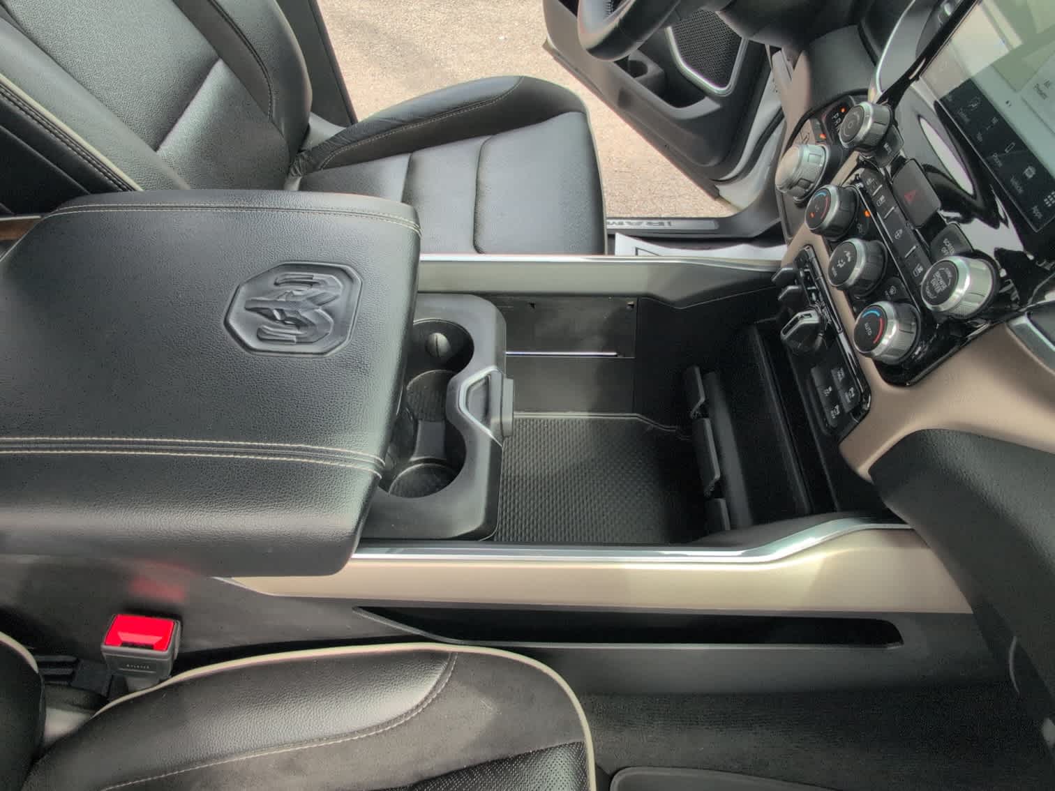 2022 Ram 1500 Laramie photo 25