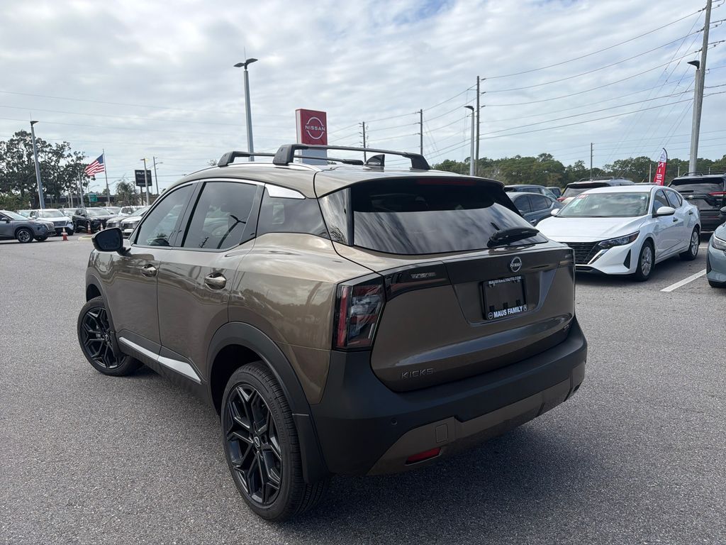 2026 Nissan Kicks SR photo 4