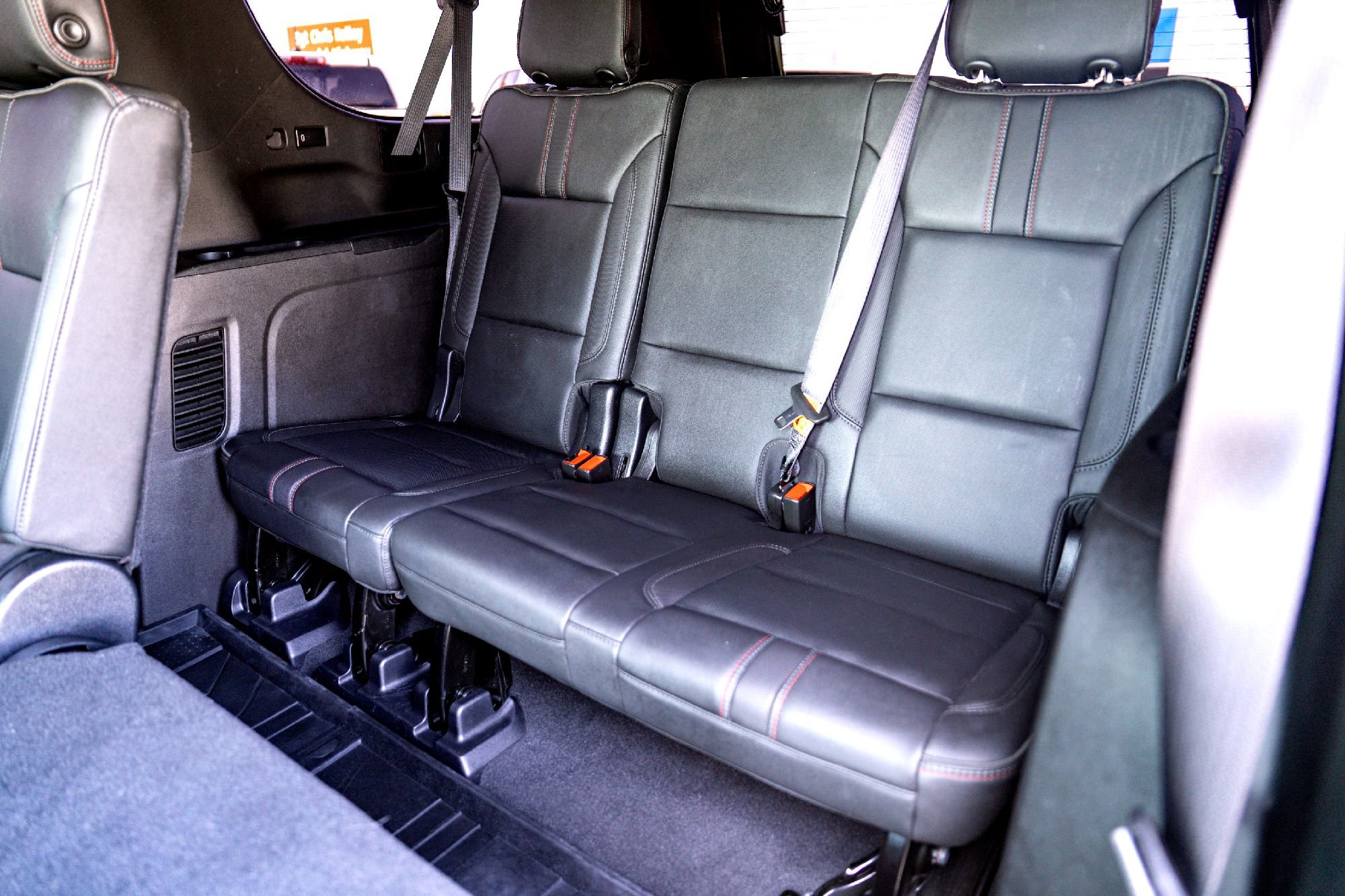 2021 Chevrolet Suburban RST photo 17