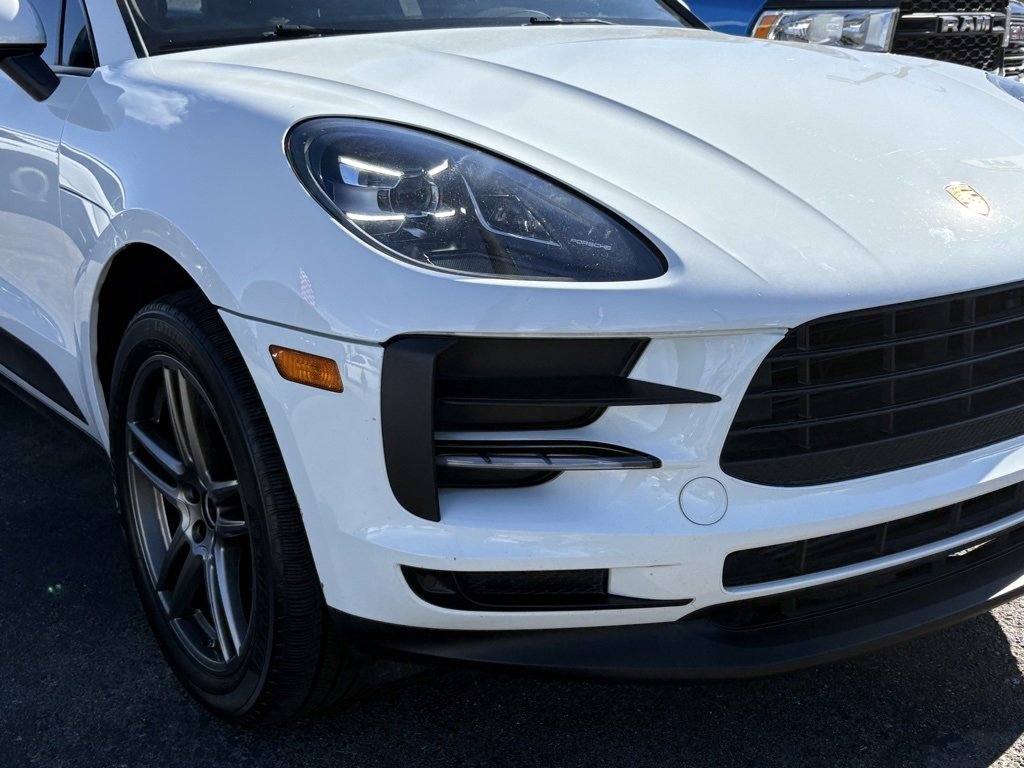 2021 Porsche Macan Base photo 2