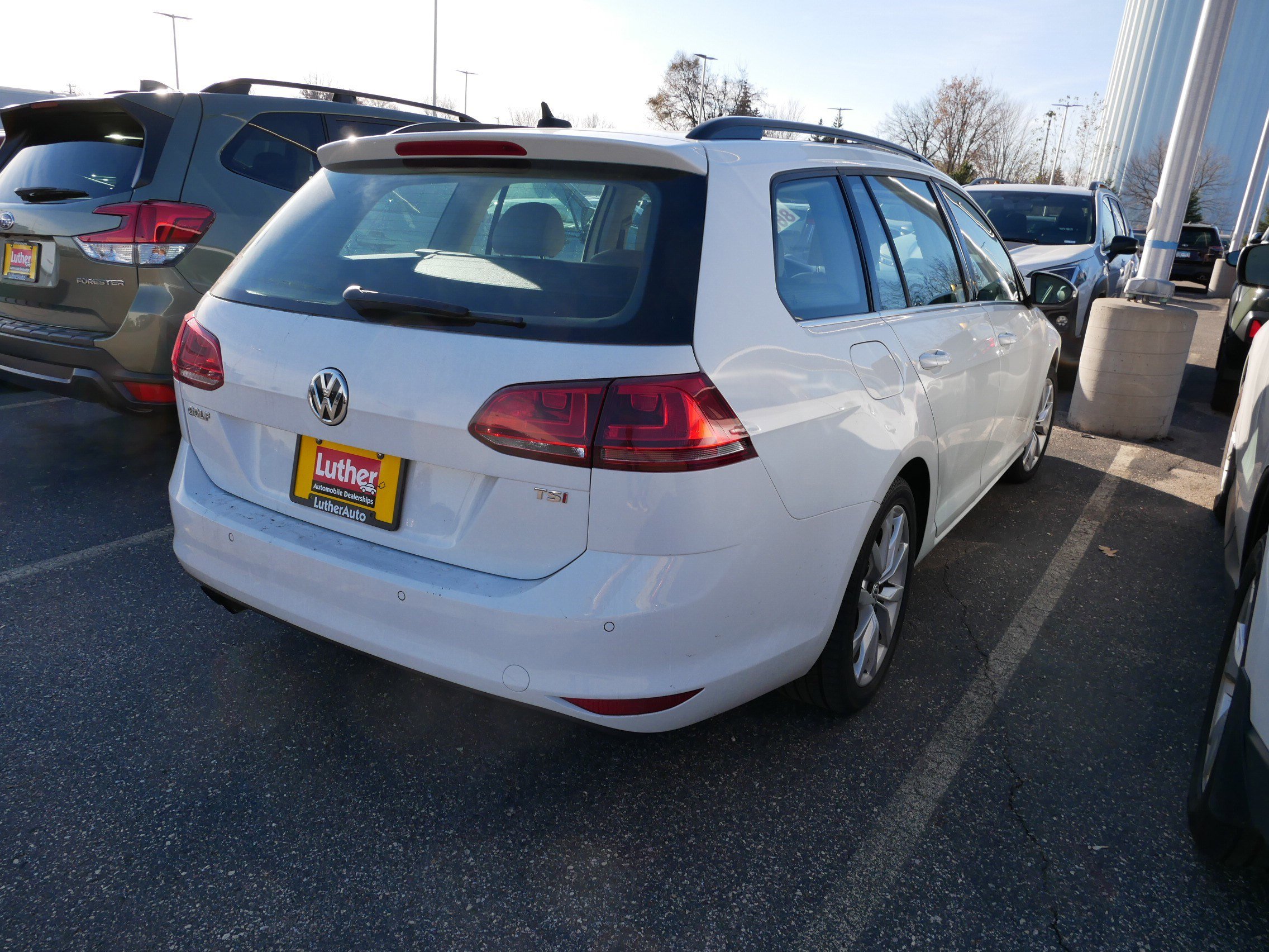2015 Volkswagen Golf SportWagen TSI SE photo 4