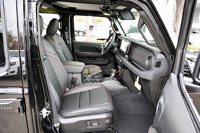 New 2025 Black Clear-Coat Exterior Paint Jeep Rubicon image 17