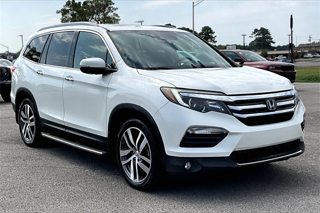 2016 Honda Pilot Elite photo 9