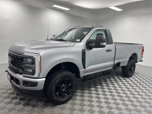 2023 Ford F-350 XL photo 4