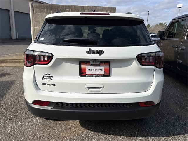 2026 Jeep Compass Latitude Altitude photo 2