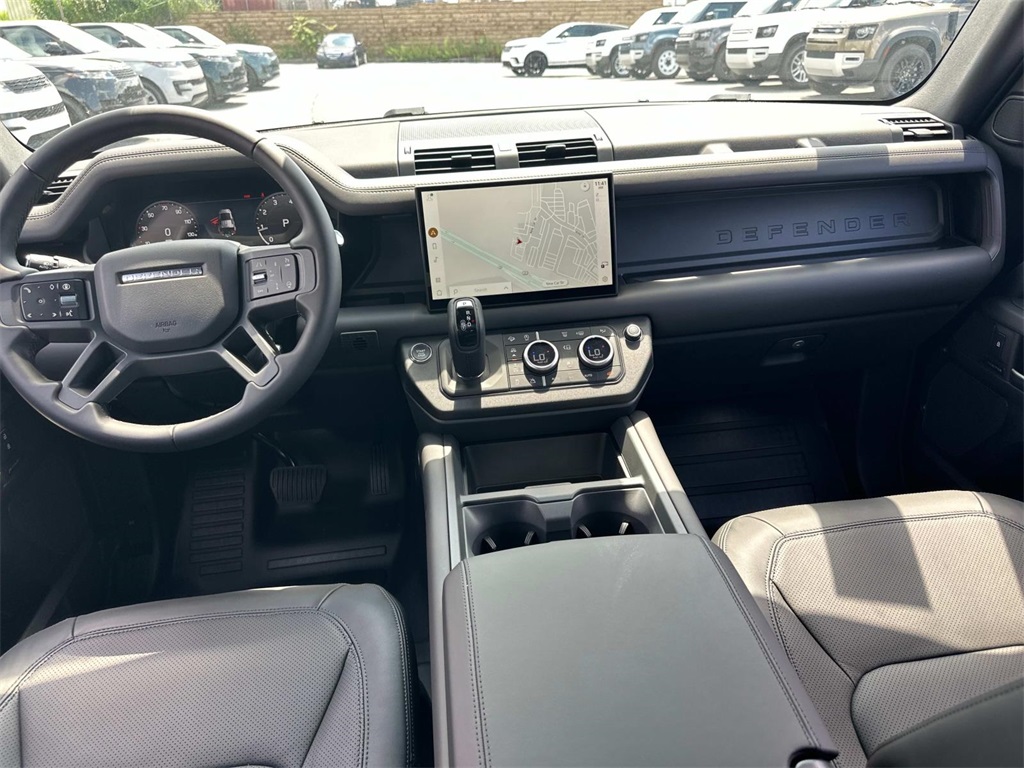 2025 Land Rover Defender 110 S photo 2