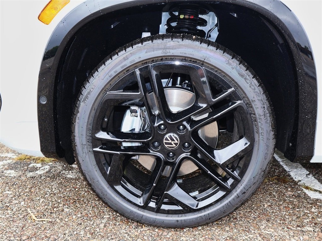 2025 Volkswagen Tiguan SE R-Line Black photo 9
