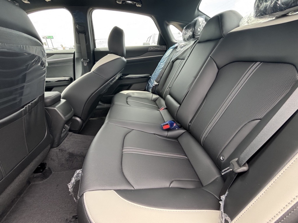 2026 Kia K5 GT-Line photo 11