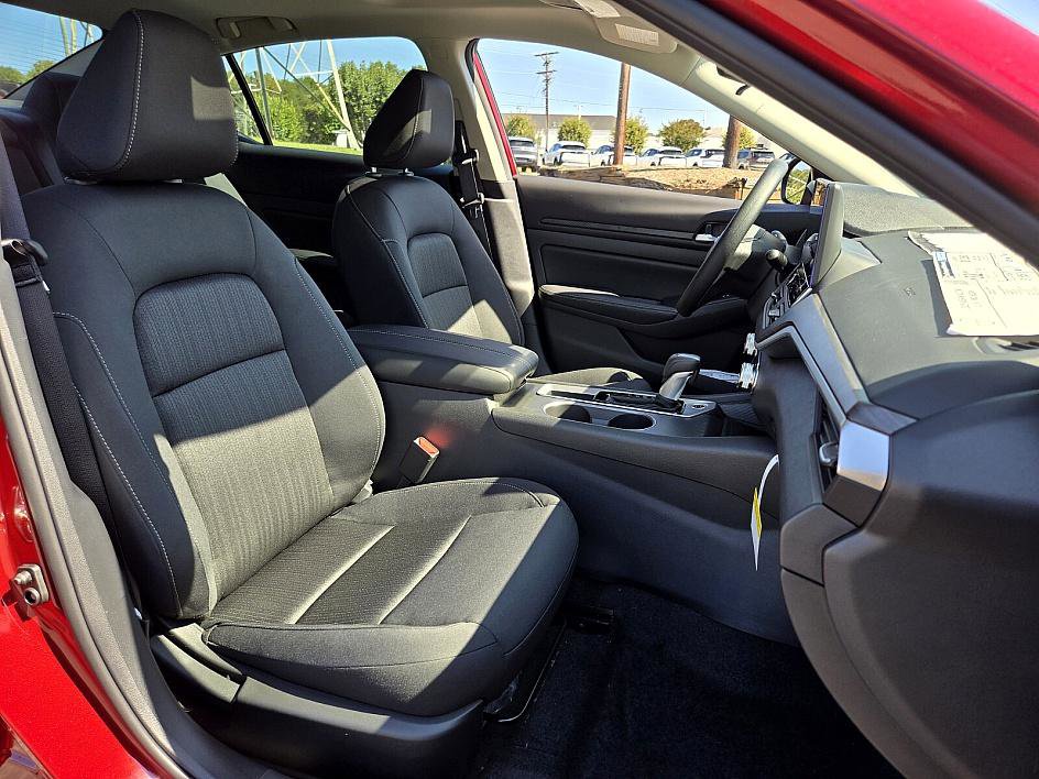 2025 Nissan Altima SV Special Edition photo 13