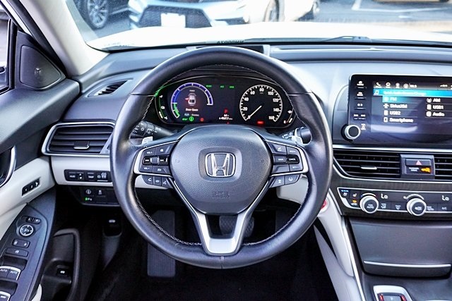 Used 2018  Honda Touring image 19