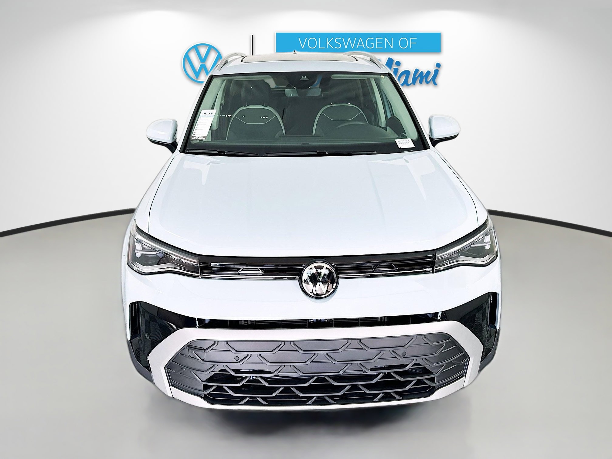 2025 Volkswagen Taos SE photo 2